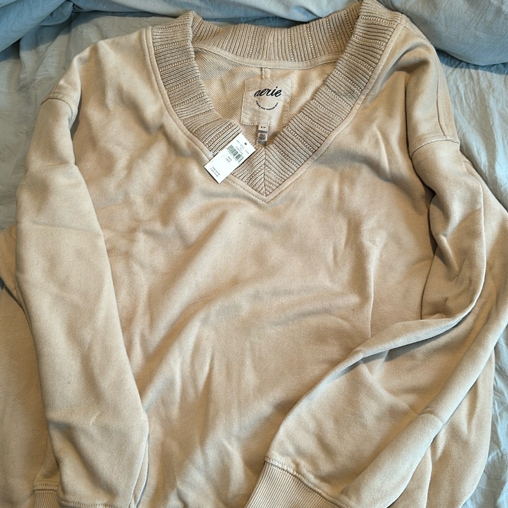 Aerie v neck sweatshirt brand new!